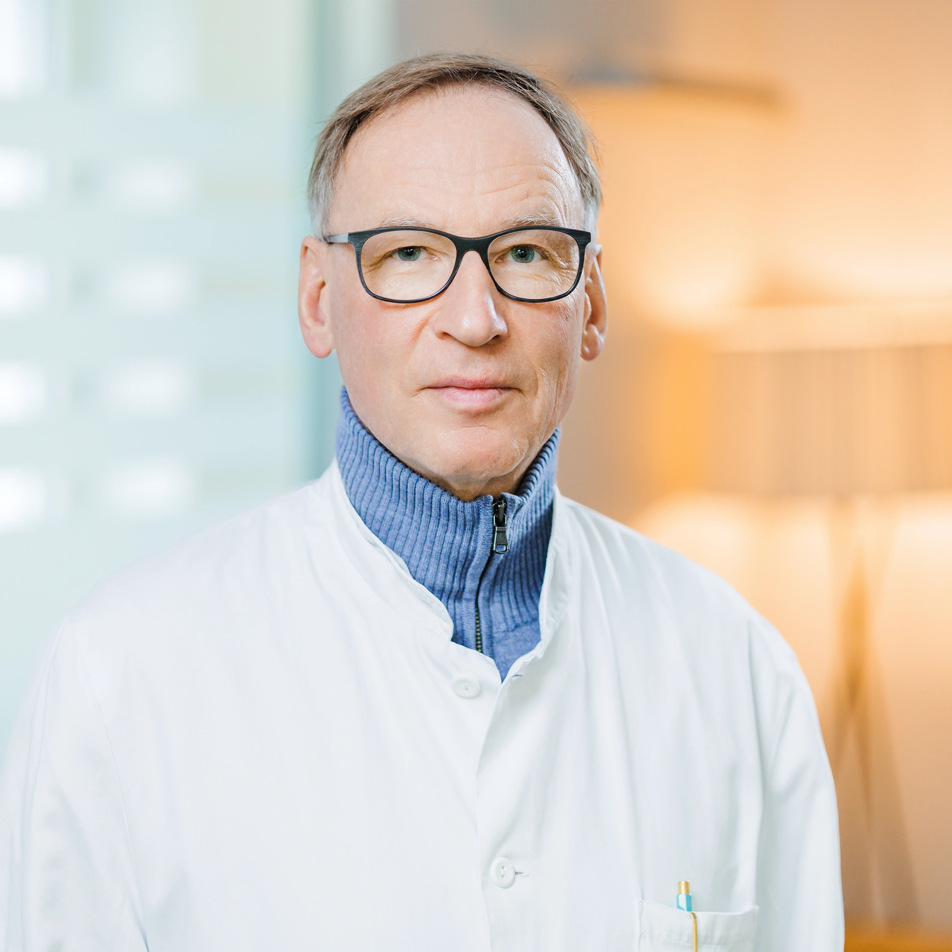 Porträt von Prof. Dr. med. Othmar Schöb, Facharzt für Chirurgie, speziell Thoraxchirurgie und Viszeralchirurgie am LungenZentrum Hirslanden Zürich
